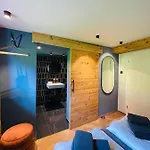 Kwt *